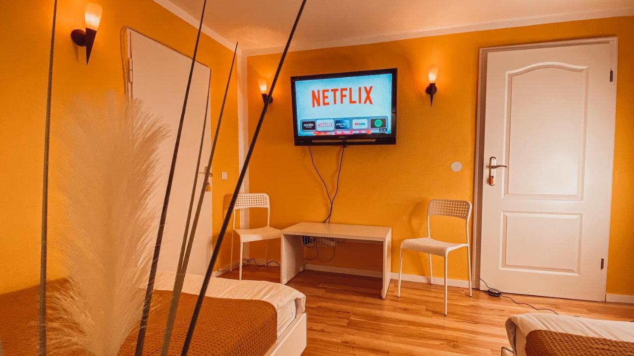 Villa Herkules: Forest-Edge Apartment with Smart TVs and Free Parking Kassel Exterior photo